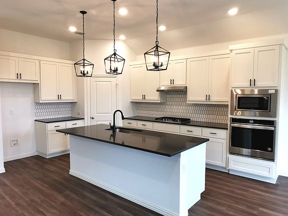 5th image of 2510 Lovegrass Ln