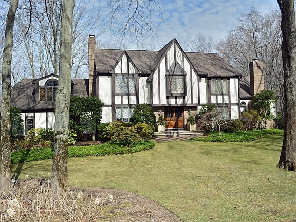 5th image of 821 Stonewall Ct