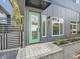 11825 59th S #A, Seattle, WA