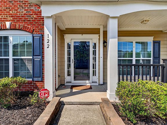 5th image of 122 Windrush Ln
