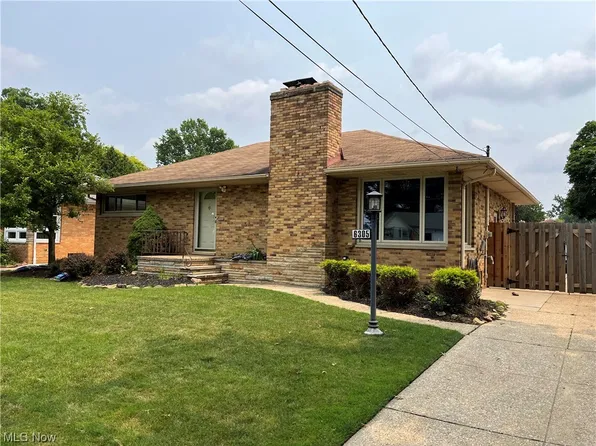 6305 Anita Dr, Parma Heights, OH 44130