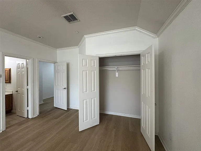 8745 Manhattan Ave — Photo 19