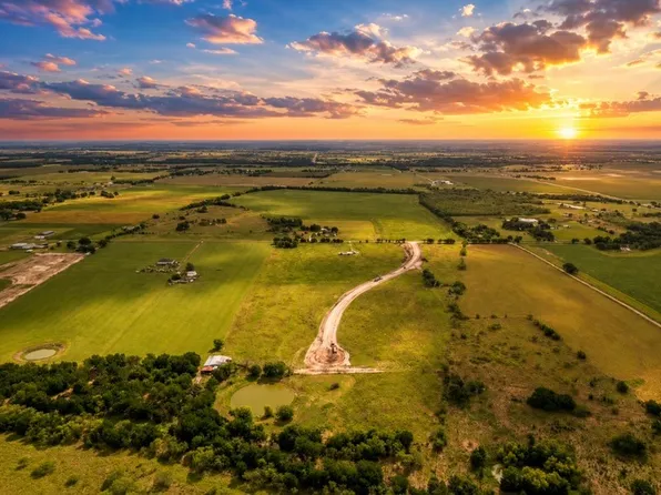 15 Elm Br, Elm Mott, TX 76640