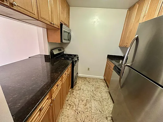 Rented by J PRESTON AND ASSOCIATES INC | media 4