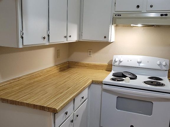 2nd image of 600 E Oak St APT B