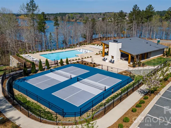 2221 Pikes Peak Rdg, Connelly Springs, NC 28612