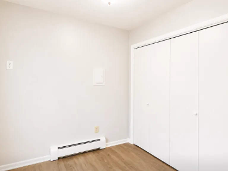 4200 Knob Hill Dr — Photo 2