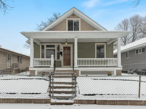 239 Robie St E, Saint Paul, MN 55107