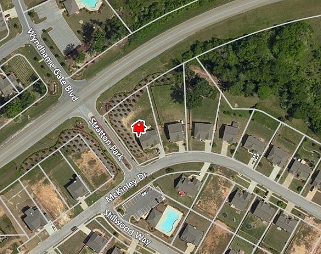 2nd image of 2901 McKinley Dr