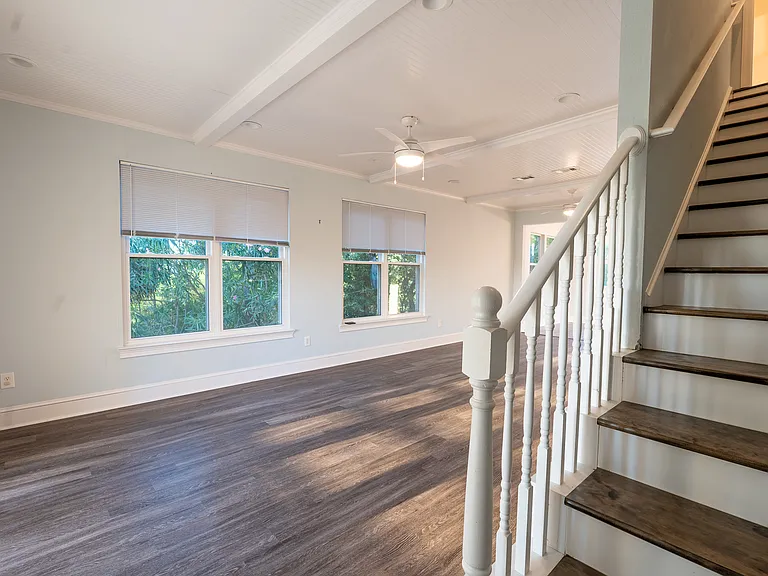 909 Miller Ave #B — Photo 16