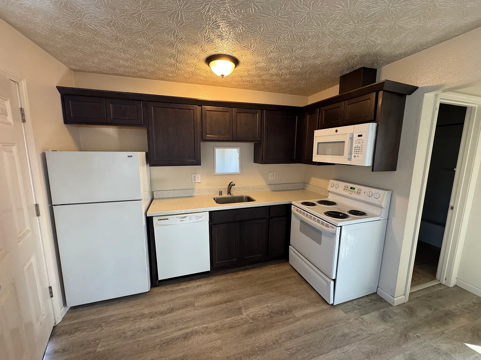 1 bed, 400 sqft, $1,250 — Photo 2