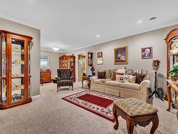 5th image of 931 Ingleside Ln