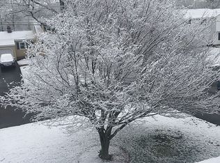 17 Hunters Ln, Nashua, NH 03063