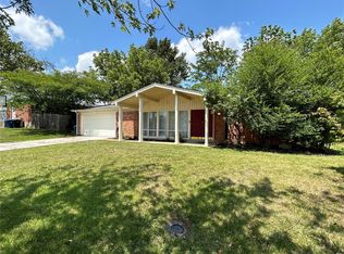 4889 Hursley Dr, Saint Louis, MO 63128