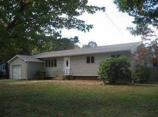 9 Belver Dr, Bohemia, NY 11716