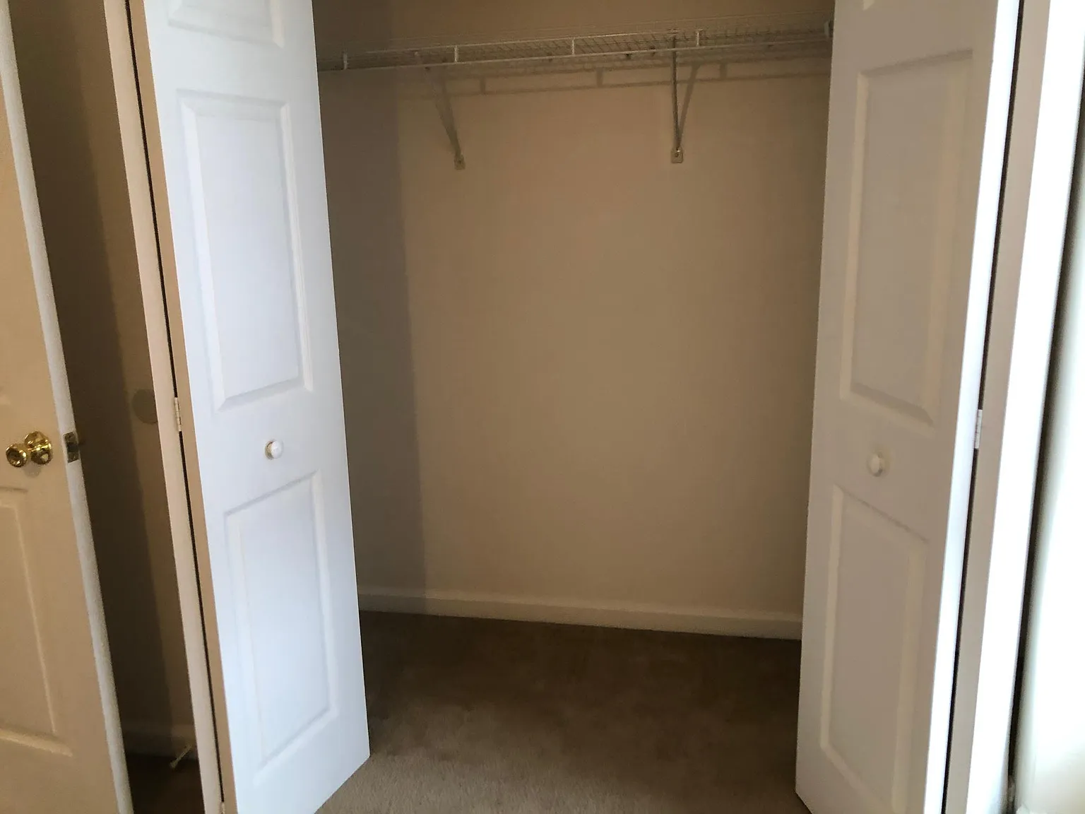 5 Lake Village Ct — Photo 2