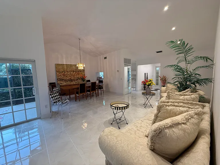 6105 Via Laguna Ln — Photo 20