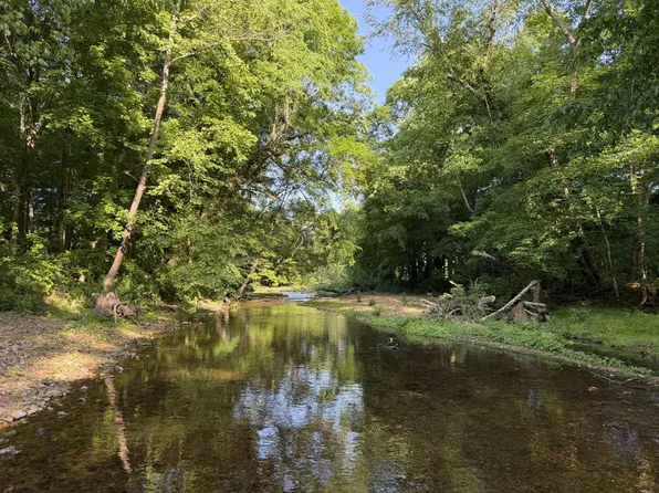 1490 Upper Standing Rock Rd, Dover, TN 37058