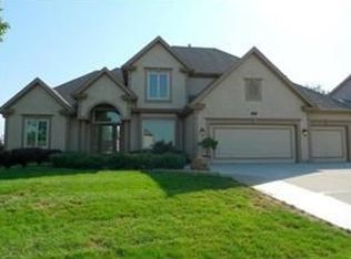 6465 N Nevada Ave, Parkville, MO 64152
