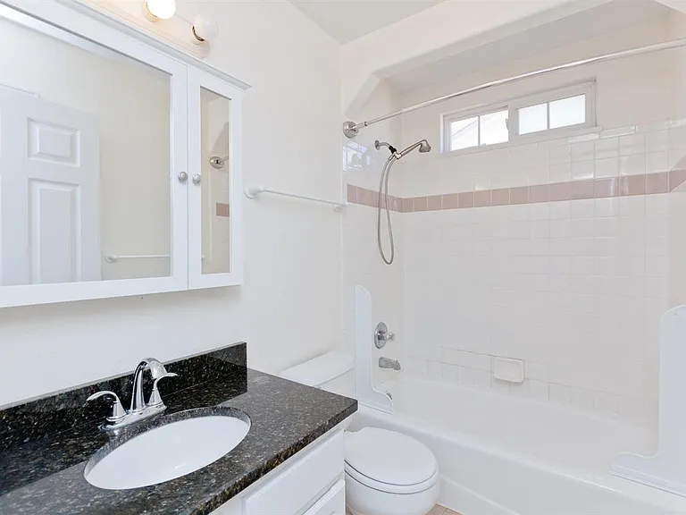 541 Shanne St — Photo 13