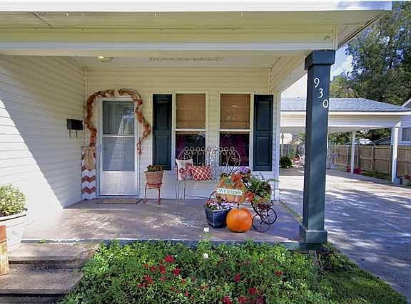 4th image of 930 W Park Ave