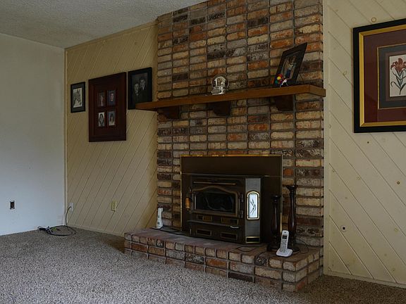 4th image of 137 N Carl Dr