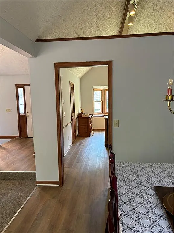 3 bed, 2.0 bath, 1692 sqft, $2,550 — Photo 4