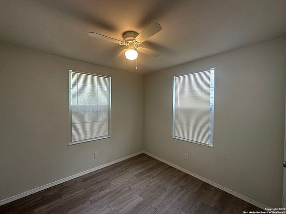 4th image of 435 CANTRELL DR