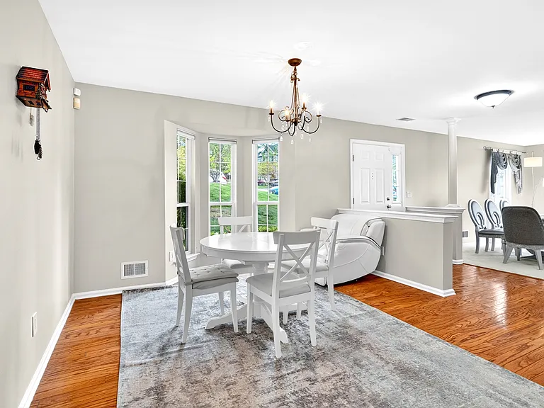 554 Adirondack Ct — Photo 16