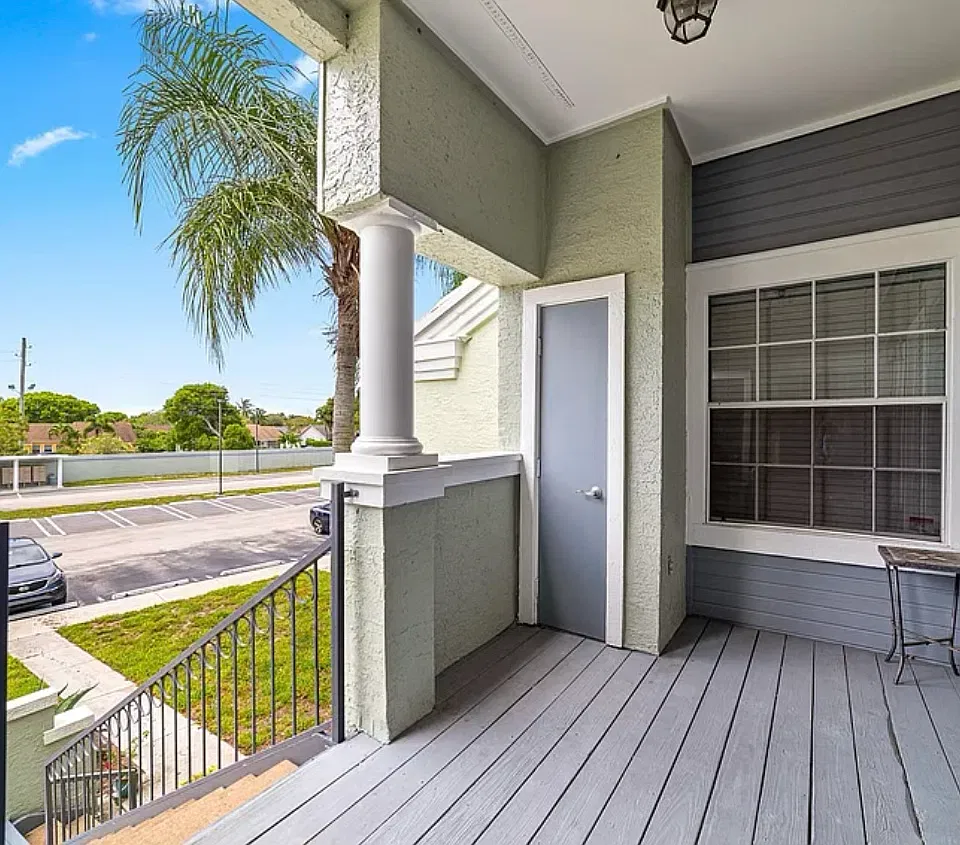 1 bed, 560 sqft, $1,950 — Photo 2