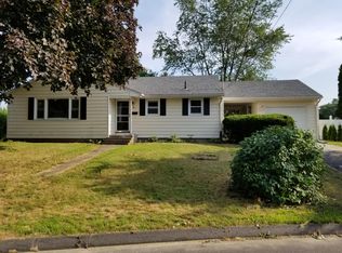 4 Fairground Cir, Norwich, CT 06360