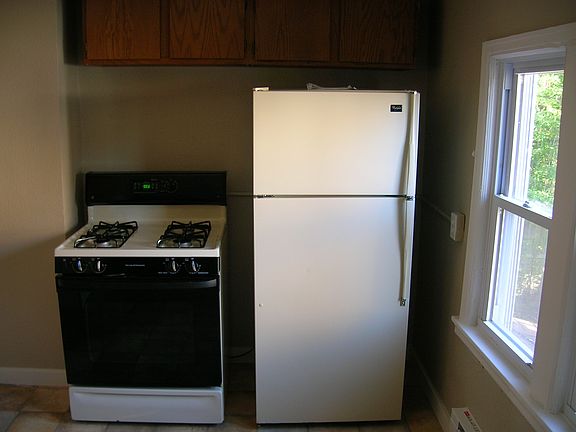 3rd image of 1014 26th Ave N #E