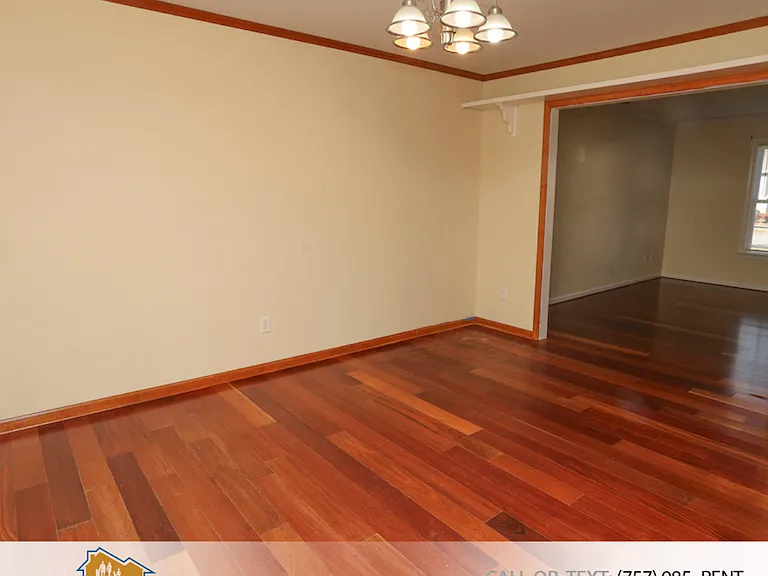 938 Churchill Ln — Photo 13