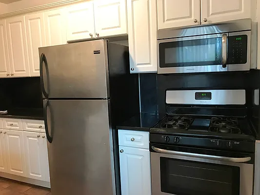 Rented by Prime Realty | media 8