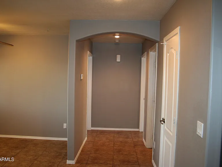 11207 W Hopi St — Photo 10