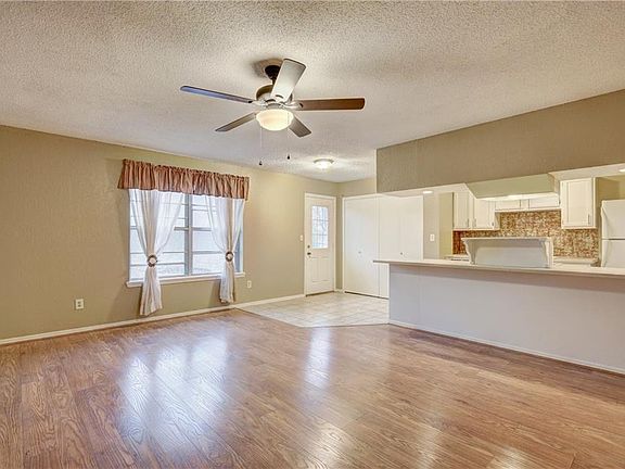 5th image of 1629 NE 4th St