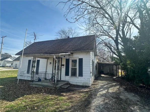 210 Parrish St, Paris, IL 61944