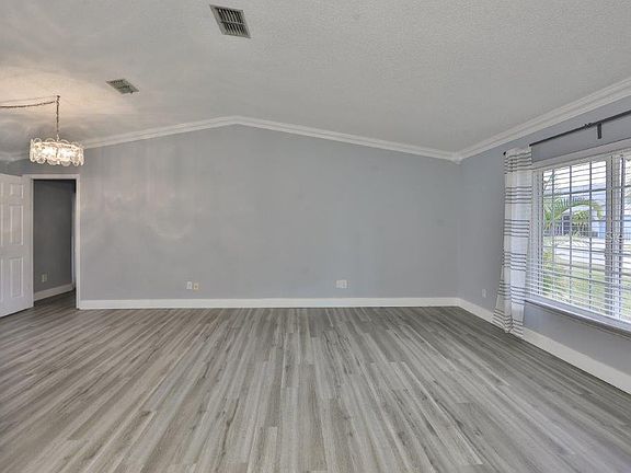 4th image of 11216 Fiddlewood Dr