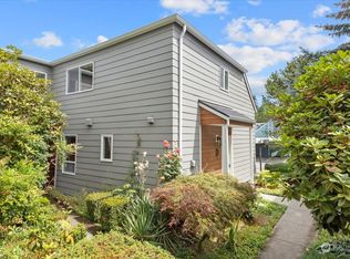 8436 26th Ave SW APT D, Seattle, WA