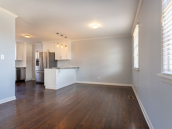 5th image of 1106 Preston Dr
