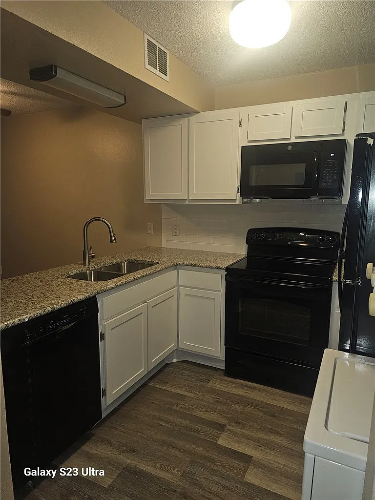 2 bed, 2.0 bath, $900 — Photo 3