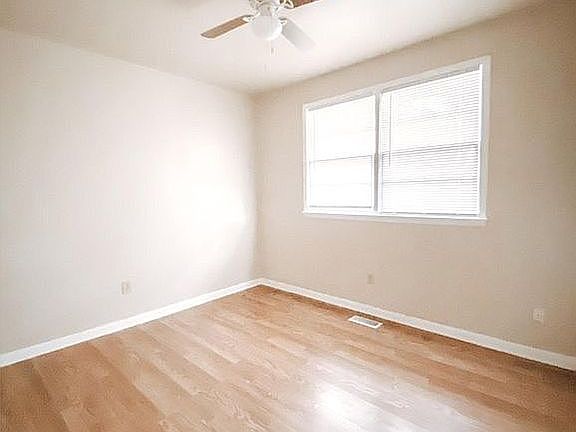 5th image of 100 Carver Rd