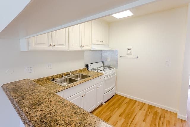 2nd image of 702 S Fondren St APT B