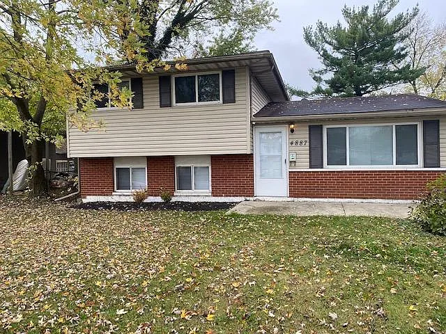 4887 Majestic Dr E photo 1