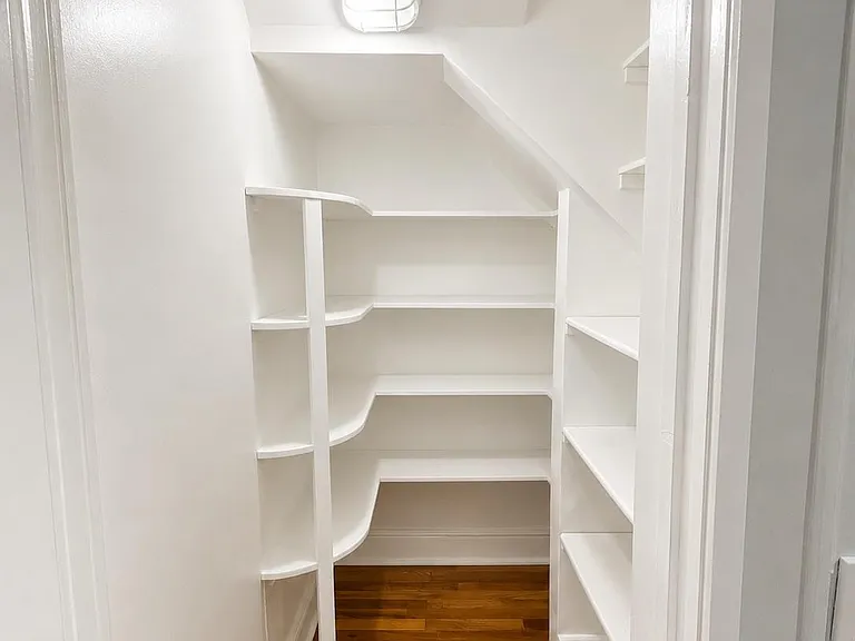 1463 Hewlett Ave — Photo 10