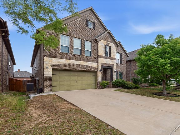 3rd image of 2461 Kingsgate Dr
