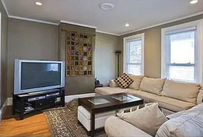 112 Newtonville Ave — Photo 1