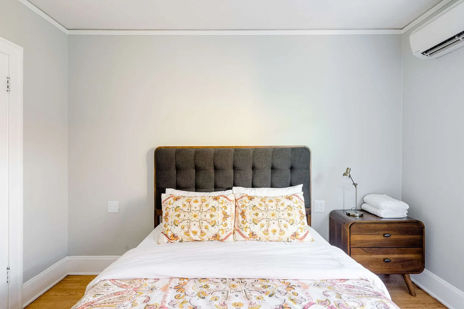 2 bed, 1.0 bath, 990 sqft, $3,335 — Photo 4