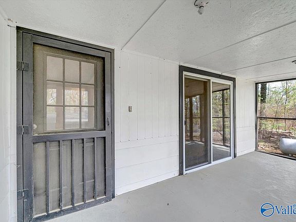 3rd image of 829 County Road 570