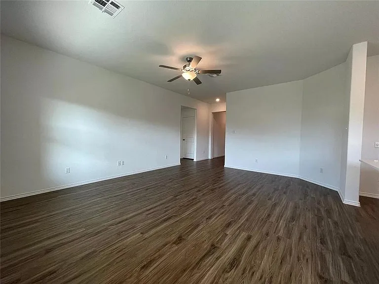 103 Ulmus St — Photo 4